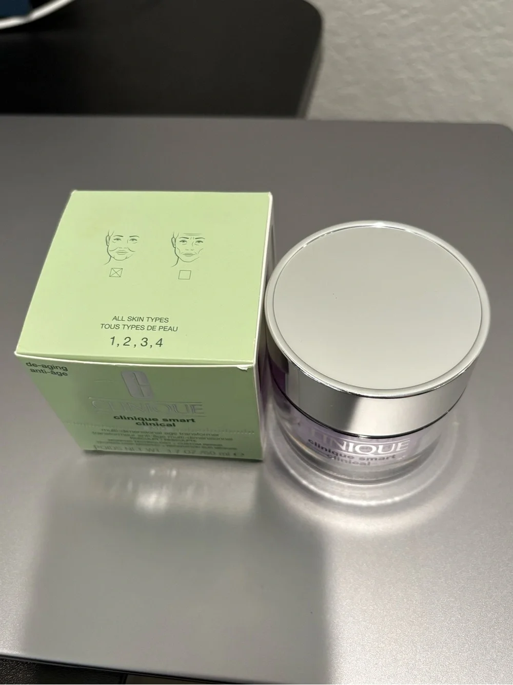 Clinique Smart Clinical Multi-Dimensional Age Transformer